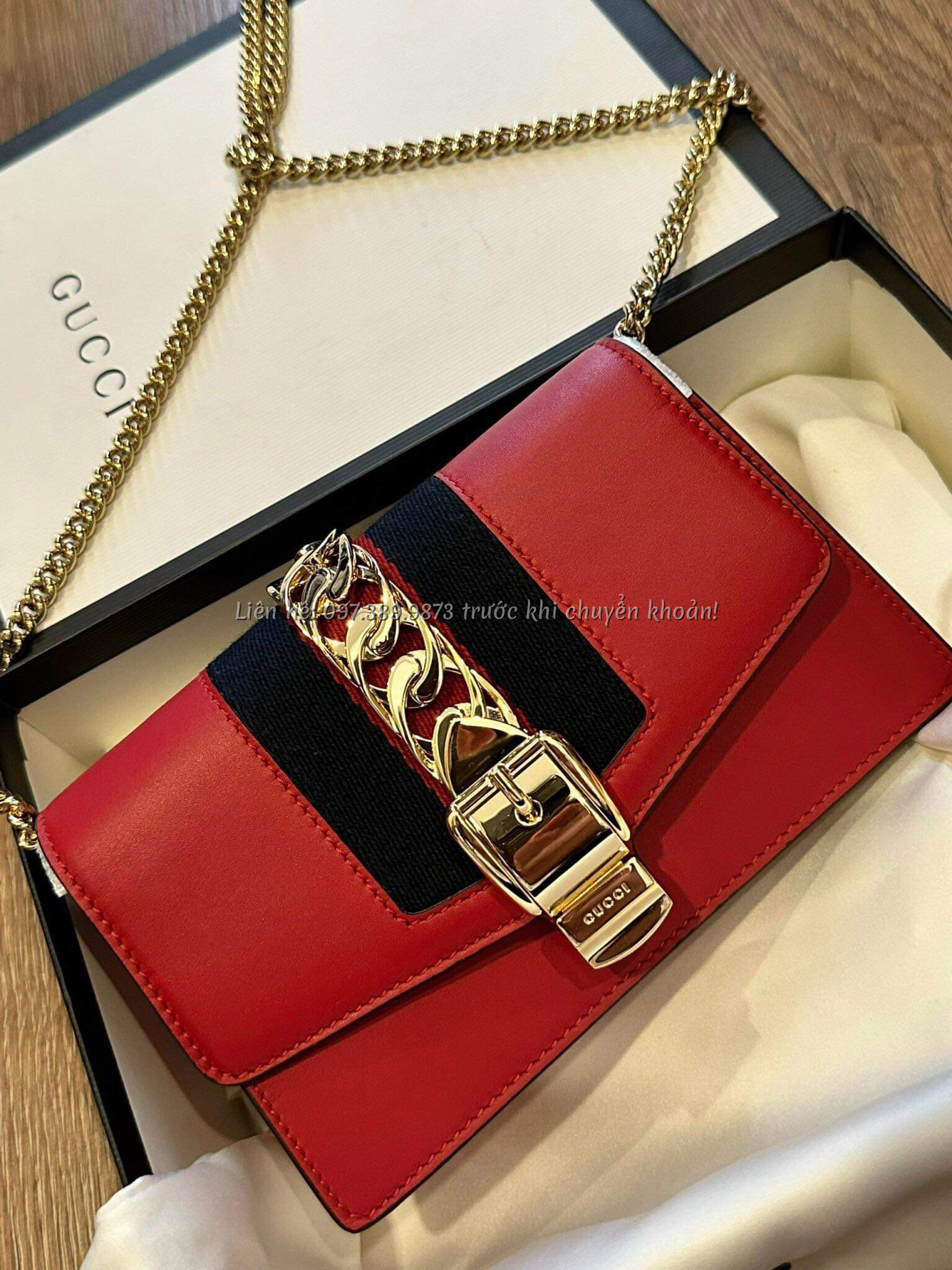 Ảnh TÚI GUCCI GUCCI SYLVIE MÀU ĐỎ DA TRƠN mini khóa vàng 