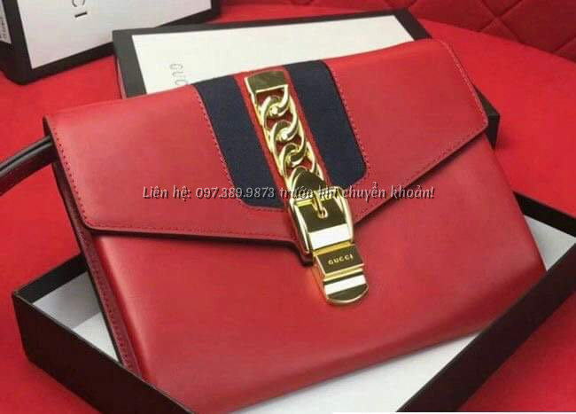 Ảnh TÚI GUCCI Clutch SYLVIE MÀU ĐỎ DA TRƠN mini khóa vàng 